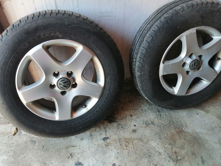 Vând 2 set a câte 4 roți pentru Touareg