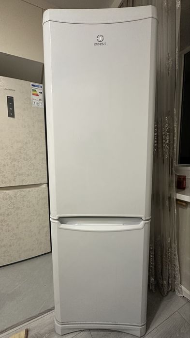 Холодильник INDESIT