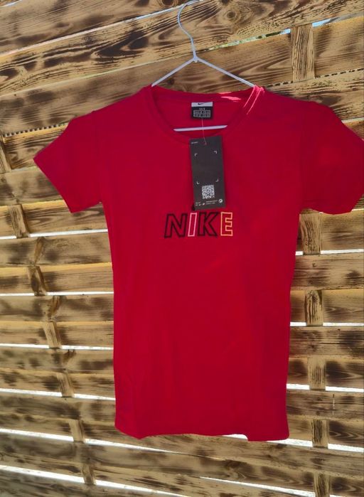 Tricouri damă regular Guess, CK, Adidas, Puma, Nike – 60 lei bucata /