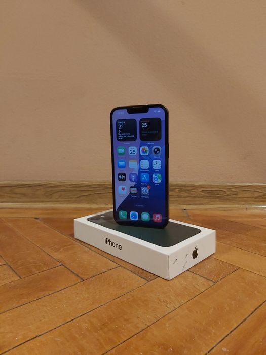 iPhone 13   in stare bună