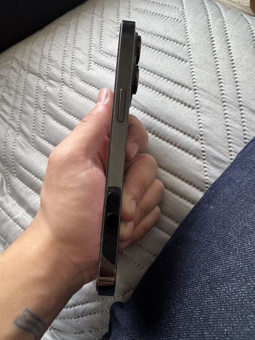 iphone 14 pro.