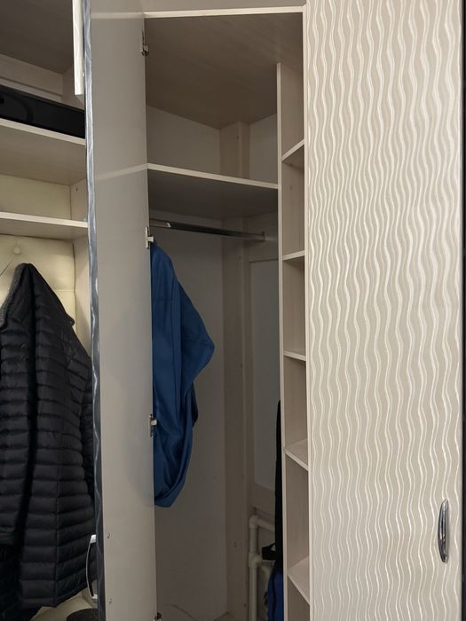 Продам прихожую