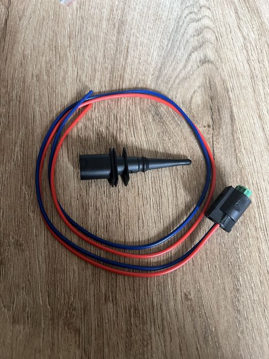 Датчик външна температура + букса за BMW E46 E39 Е90 X3 X5 и др.