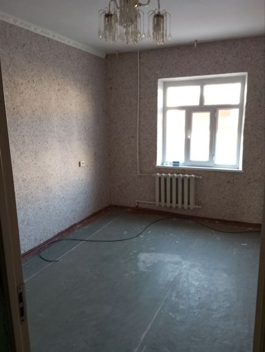 Продается 2 комнатная квартира, на 5/1. Этаж 2.