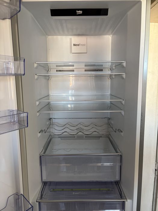 Хладилник с фризер Beko RCNA406EO6XBN