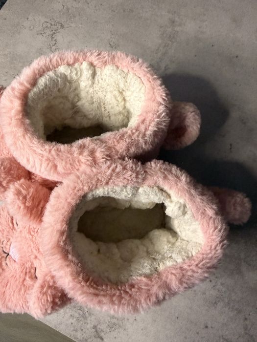 Пухкави женски пантофи