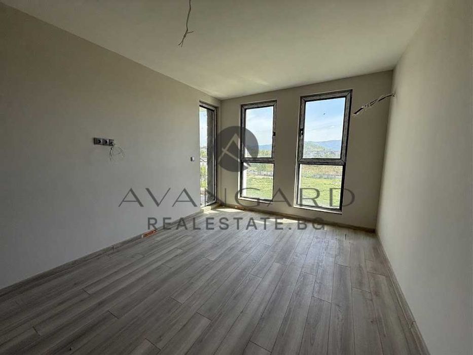 Продава се Двустаен апартамент в Пловдив, Кършияка - 72 кв.м за 2167 €/кв.м - Снимка #1