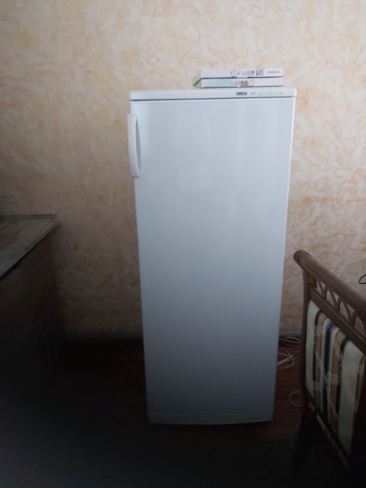 Продам морозильную камеру