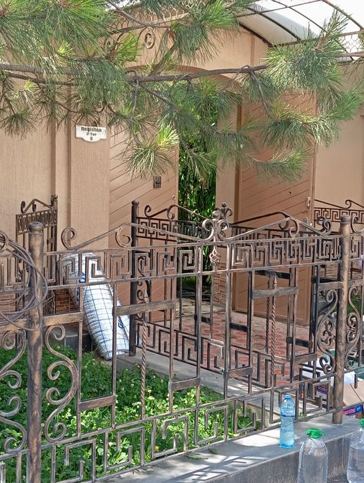 Покраска перил ремонт ворот