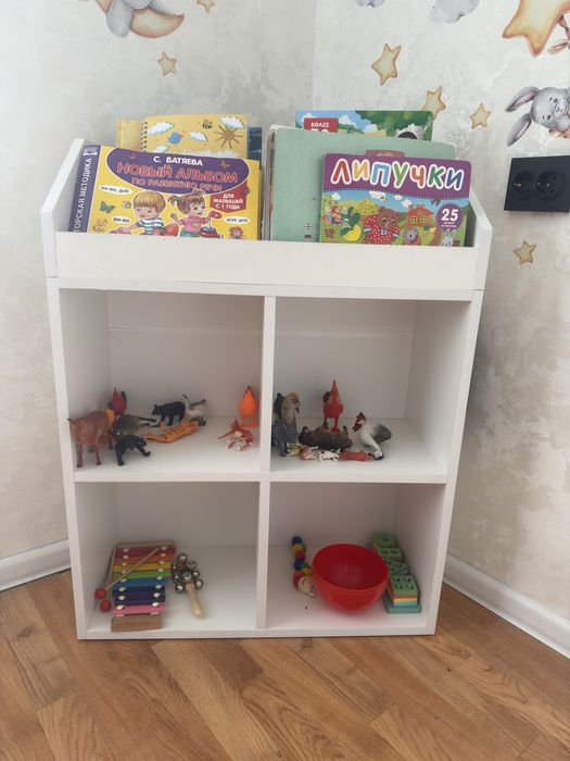 Детский стелаж под игрушки и книжки