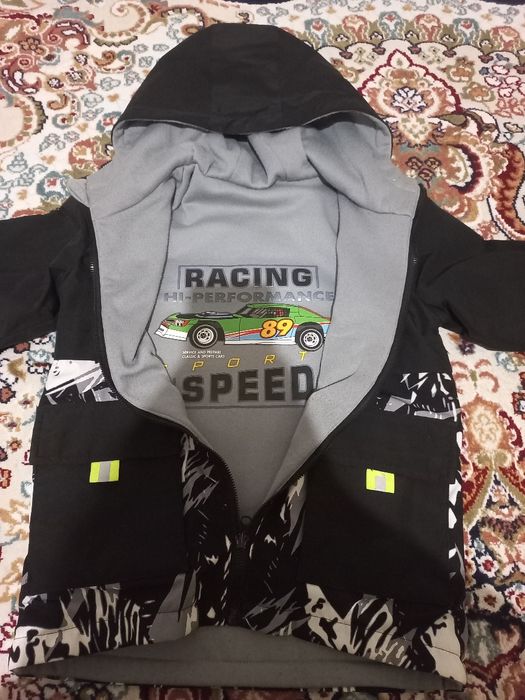 Продам детскую куртку