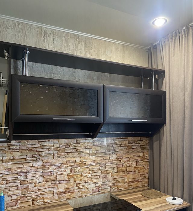 Продам навесные шкафы