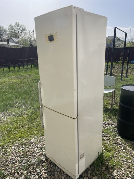 Холодильник LG NoFrost двухкамерный