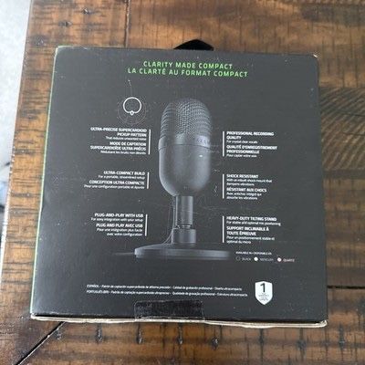 Микрофон Razer Seiren Mini черный