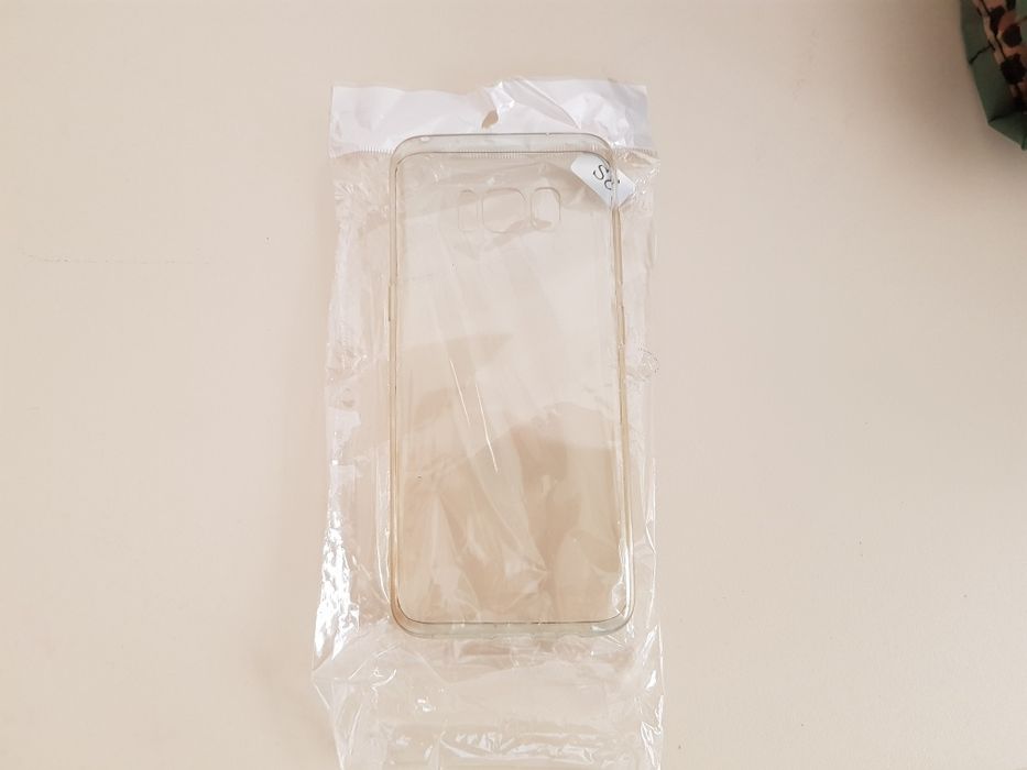 Husa transparentă Samsung S8 foarte rezistenta si usoară;