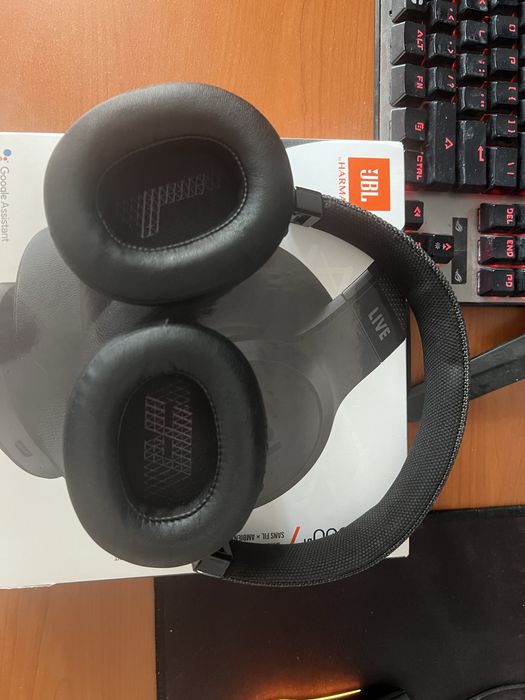 Наушник JBL Live 500bt сатылымда.