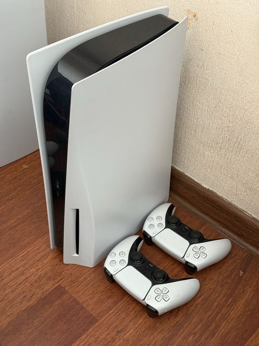 Playstation 5  + 2 джойстика
