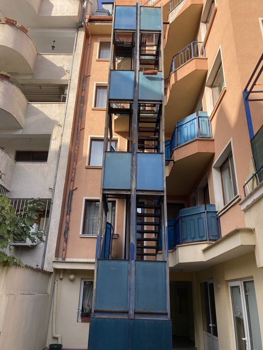 Аварийно стълбище