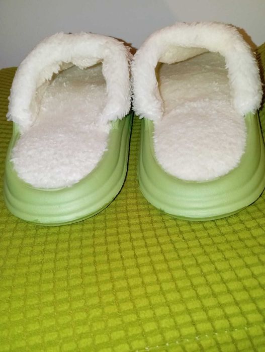 Papuci caldurosi impermeabili