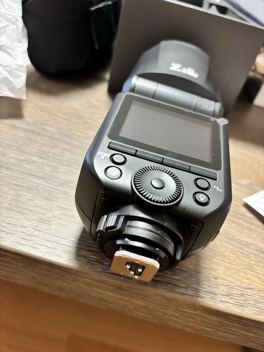 NEEWER Z2 TTL Round Head Flash Speedlite