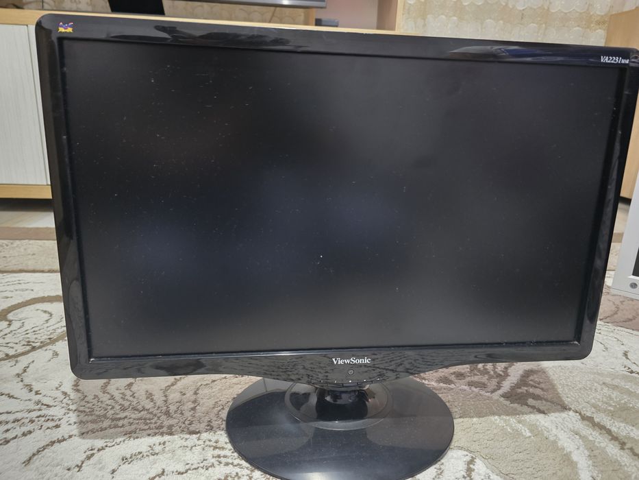 3 Monitoare de vanzare