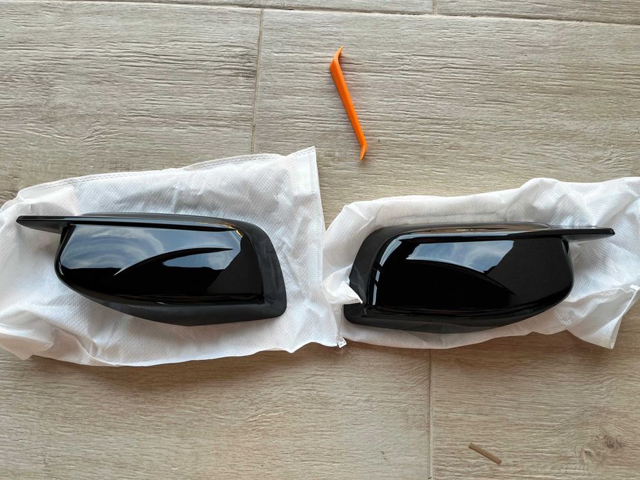 Set Capace Oglinzi M style cu clipsuri "Batman" Negru Lucios Bmw Seria 5 Seria 6  E60/E64 Model nou 2024 , NOI