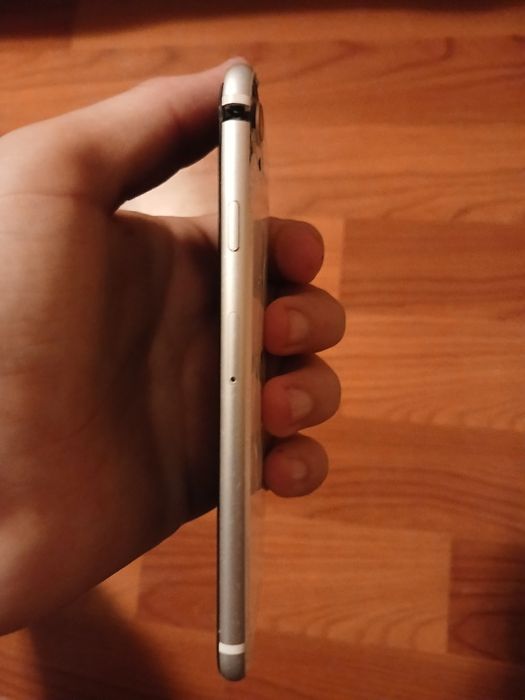 IPhone se 2020 pentru piese