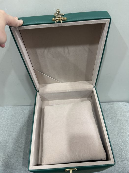 Подарочная коробка