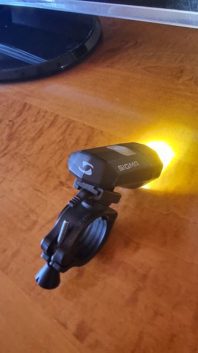 Vând lanternă bicicleta