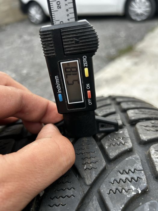 2бр Зимни гуми Dunlop 235/55R18