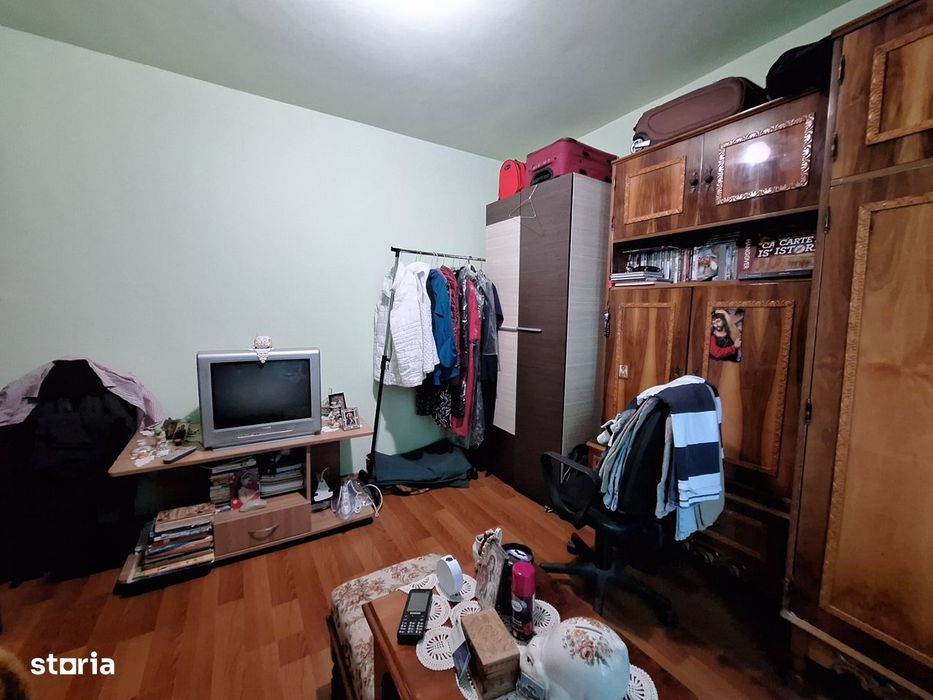 Oportunitate! Apartament 3 camere - decomandat - etaj 3 - Aradului