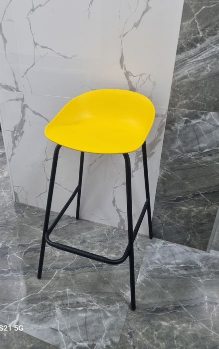 Продам стулья  2 шт и 1 барный стул