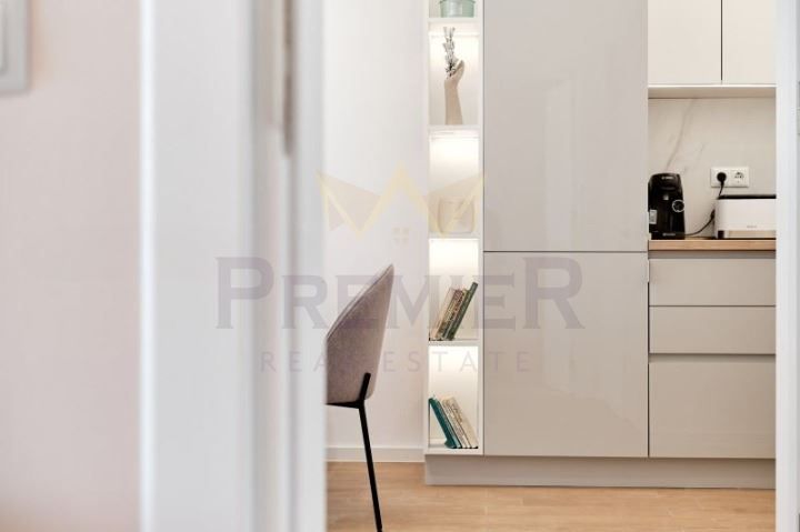 Дава се под наем Двустаен апартамент в Варна, Бриз - 60 кв.м за 918 € - Снимка #3