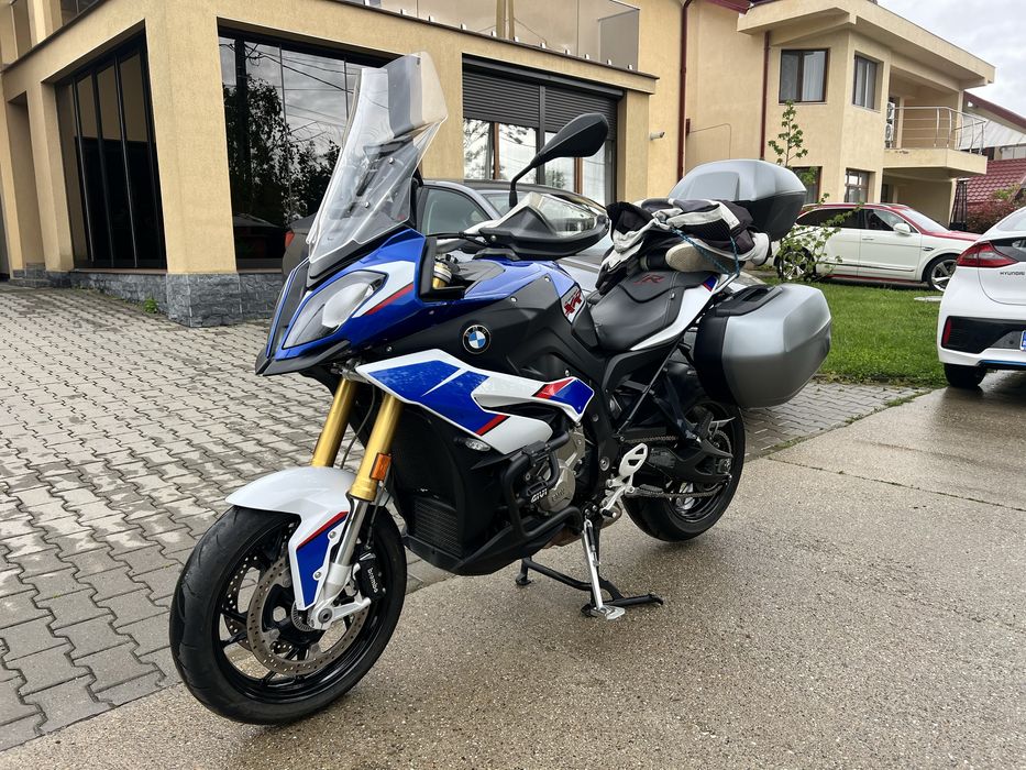 Vând BMW S 1000 XR din 2018 in  stare perfetã  cu cauciucuri noi , schimb de ulei recent, inmatriculat