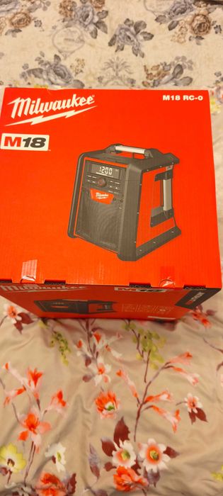 Radio incarcator de santier Milwaukee M18 RC-0 - Nou, sigilat