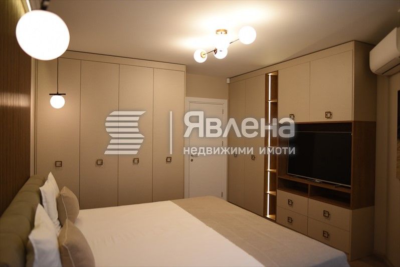 Дава се под наем Тристаен апартамент в Пловдив, Център - 85 кв.м за 920 € - Снимка #7