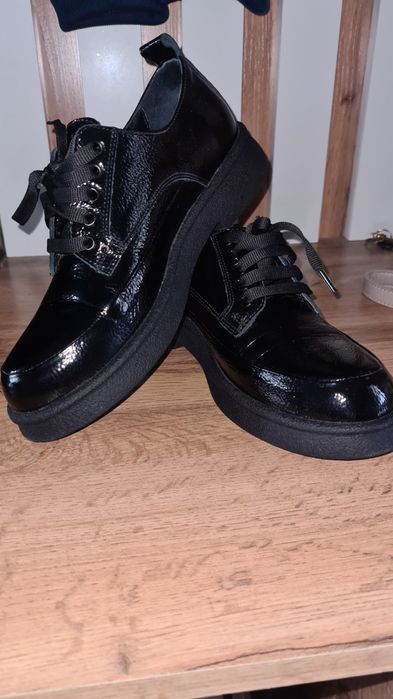 Срочно продам женскую обувь