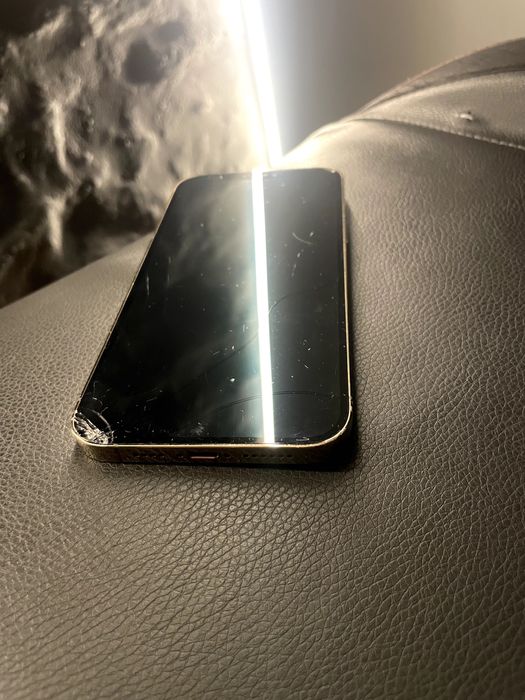 Apple iPhone 12 Pro Max Gold – Funcțional – Display spart