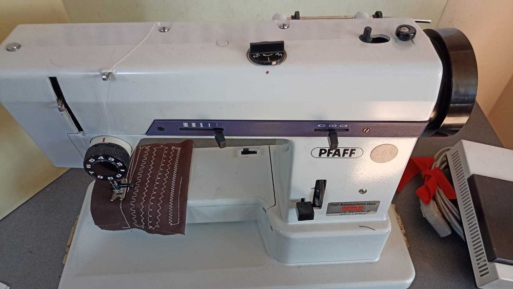 Masina de cusut Pfaff 297 cu brat