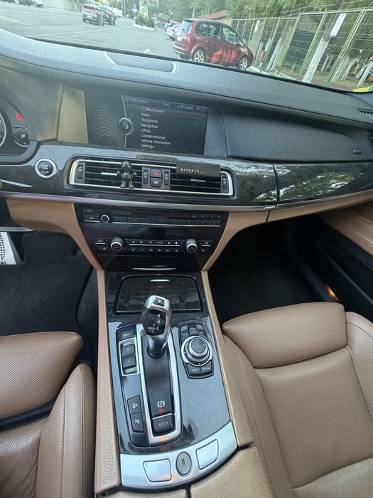 BMW 740XD Biturbo 306 HP 2012