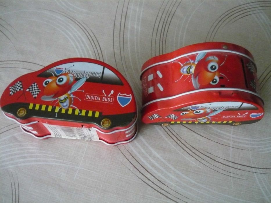 Метални касички с весели изображения