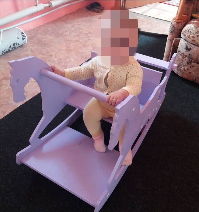 Продам кресло качалка парта и стул