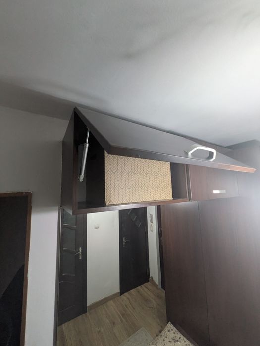 Mobilier hol din lemn cu oglindă în stare excelentă