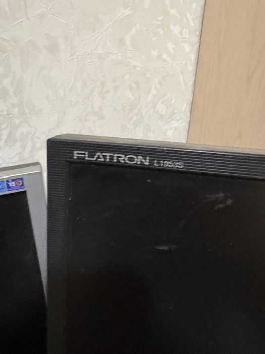 Продается мониторы