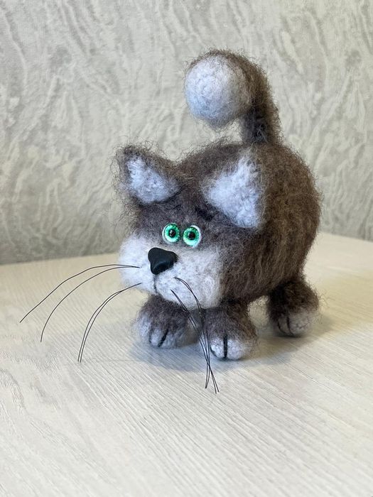 Продам сувенирного кота Федю!!!