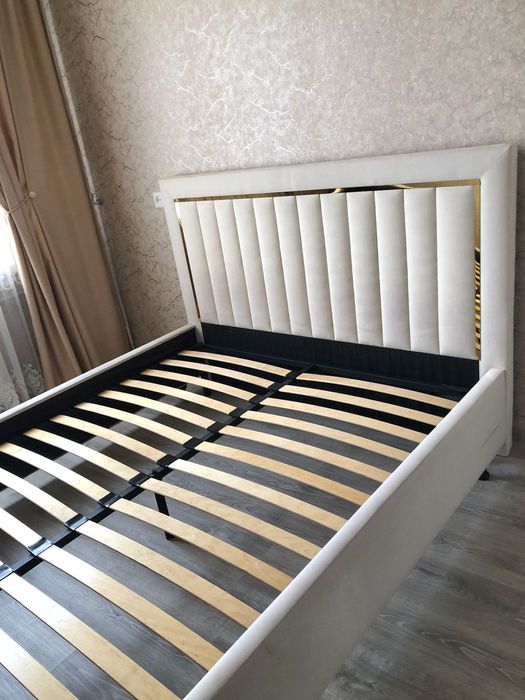 Продам спальный гарнитур