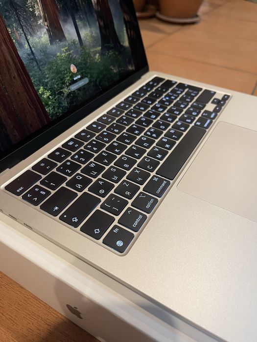 MacBook Air with Apple M3 13-inch 512G