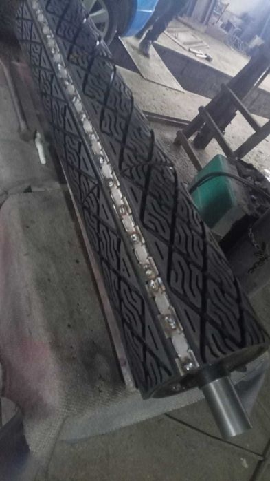 Cauciucare tamburi la benzile transportoare, role, suporti, agrafe