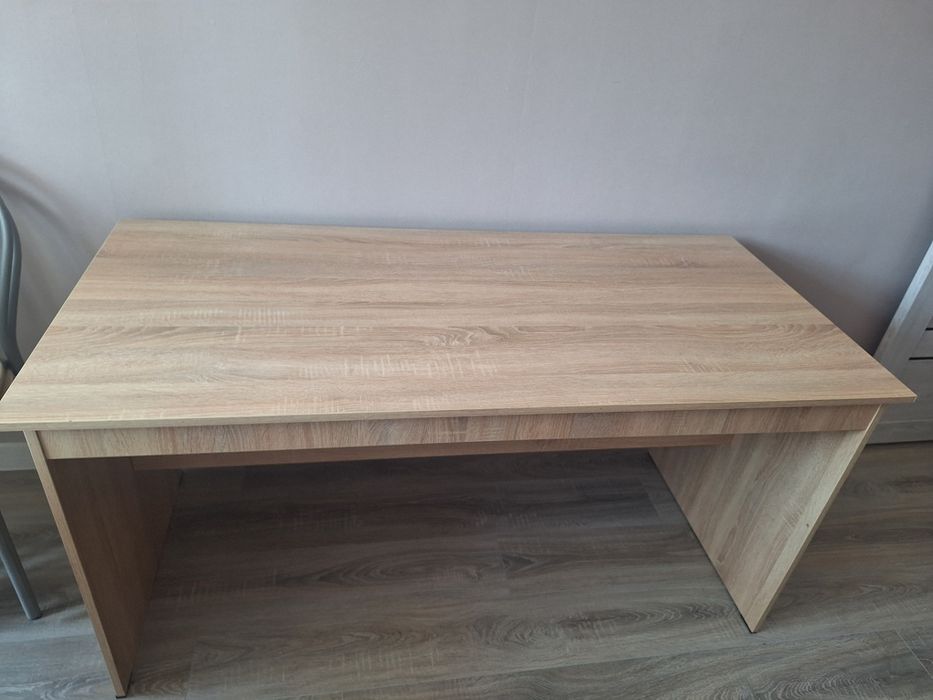 Стол обеденный и стулья