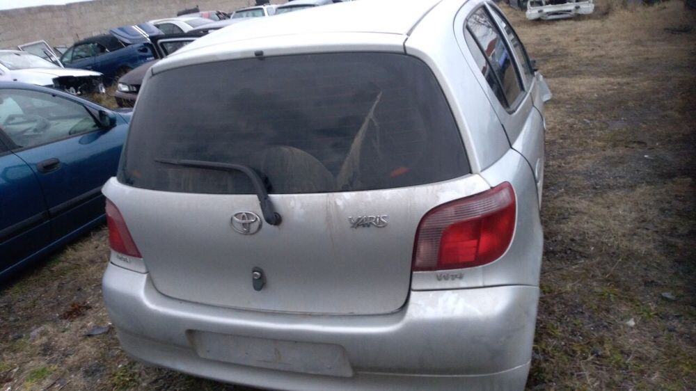 Toyota Yaris на части